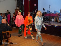 Künstler helfen Kinder - Mit Musik zur Menschlichkeit